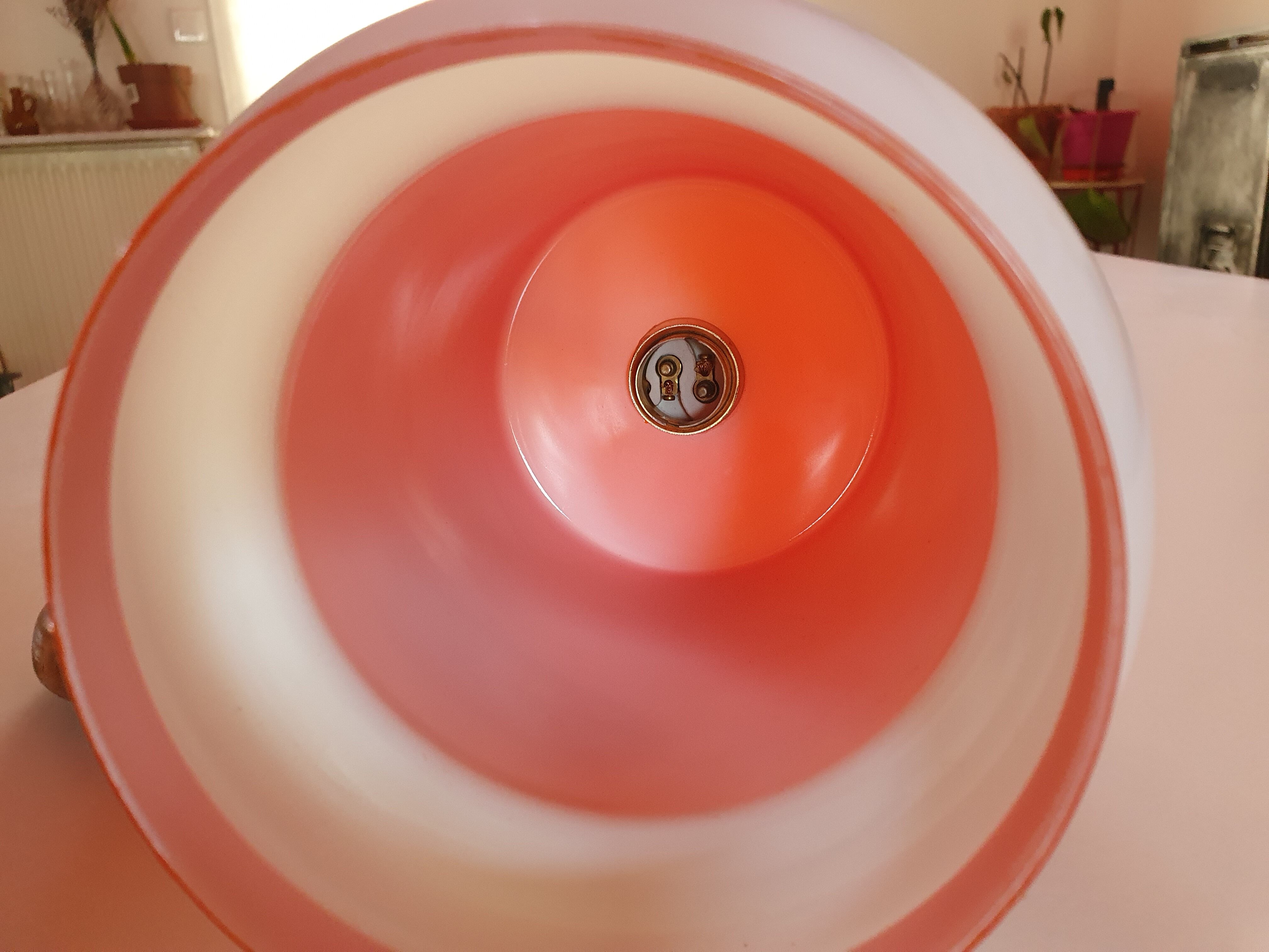 Suspension opaline vintage années 70 orange et blanc état impeccable .