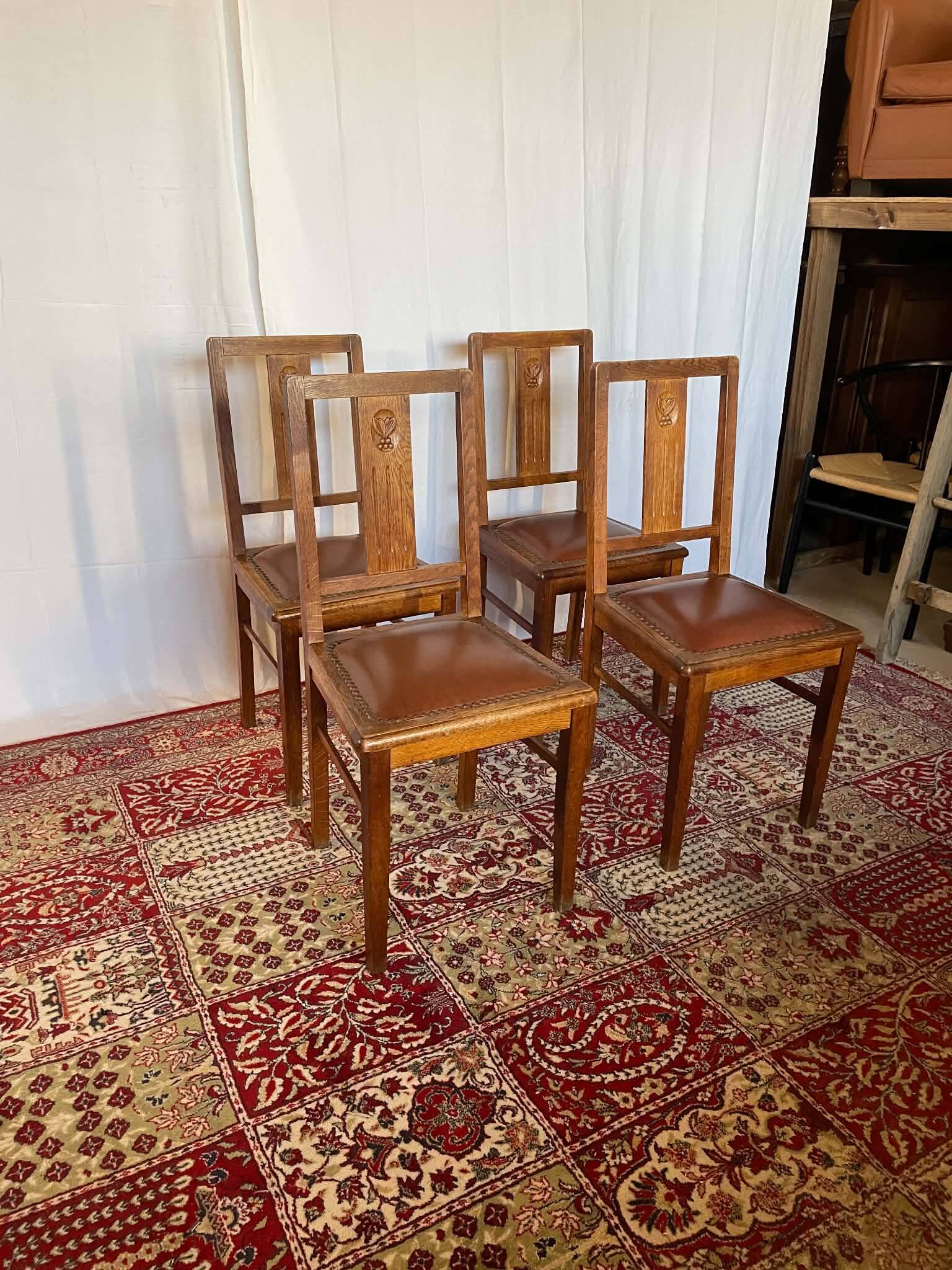 Set of 4 Art Deco chairs in oak and brown leather.
