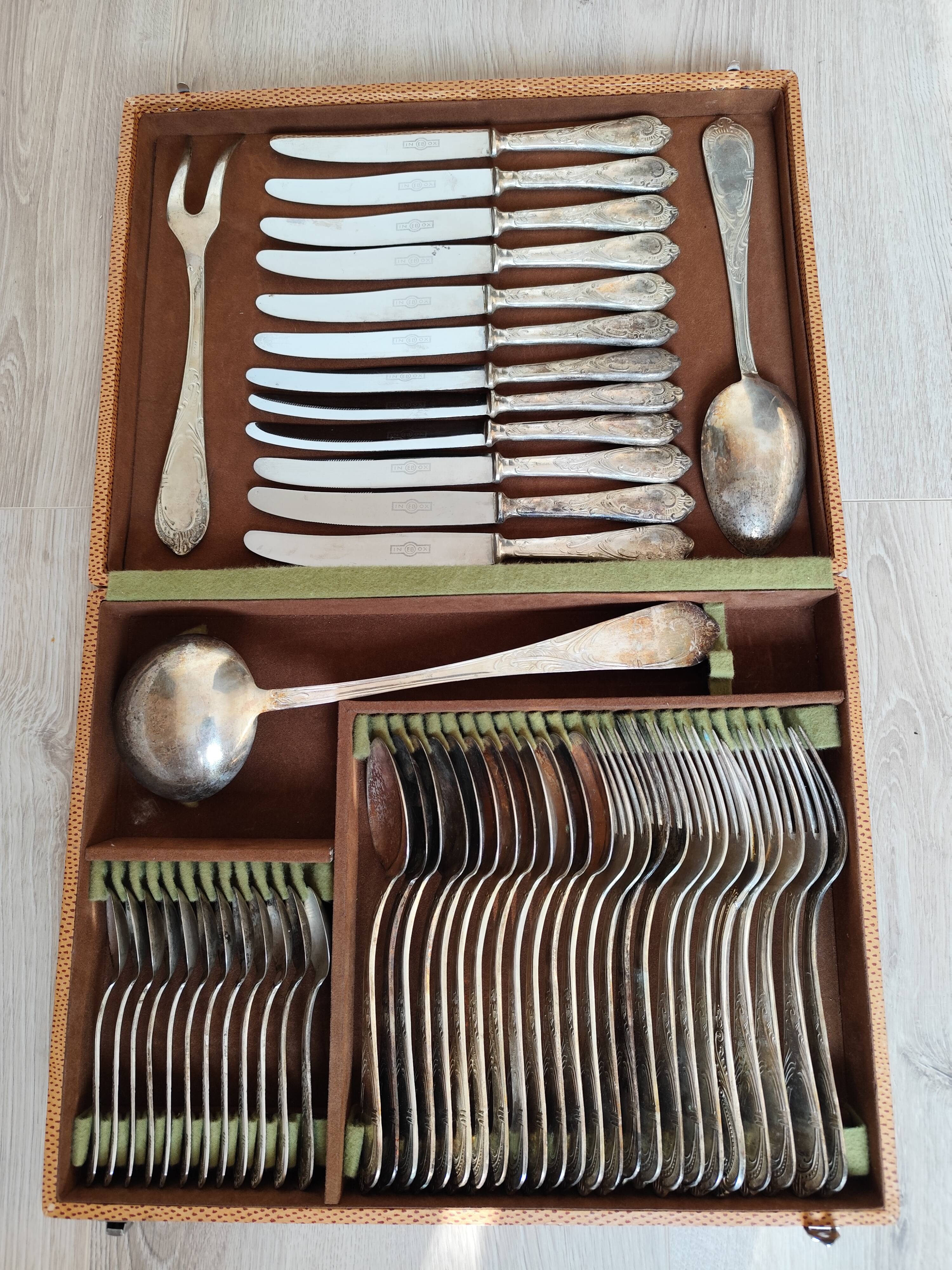 Grande ménagère 12 personnes vintage 51 pièces ARG 008