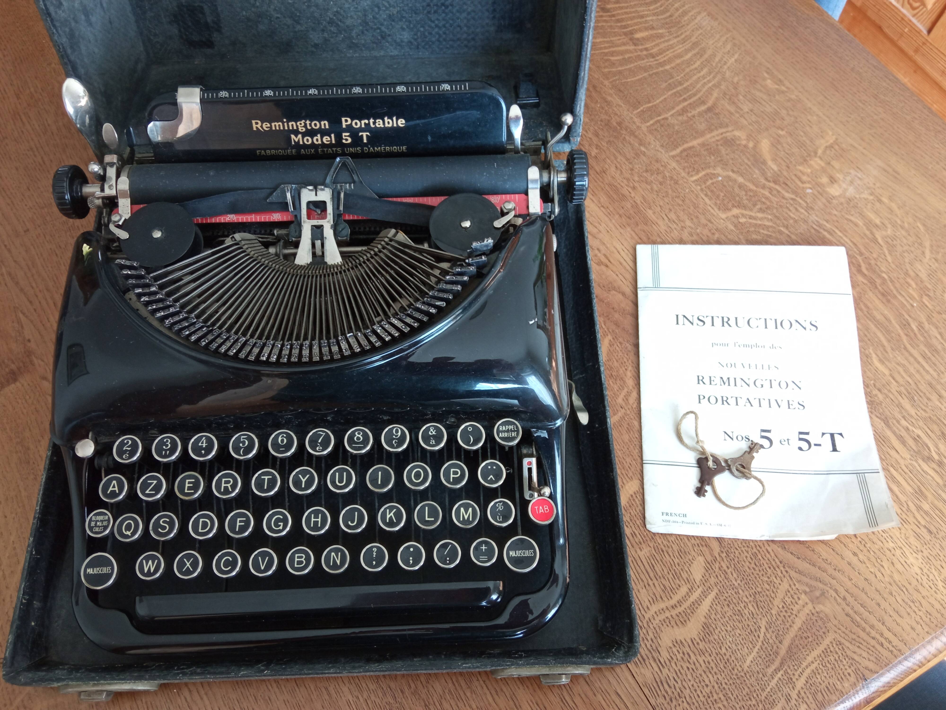 Old Remington portable typewriter No. 5 T