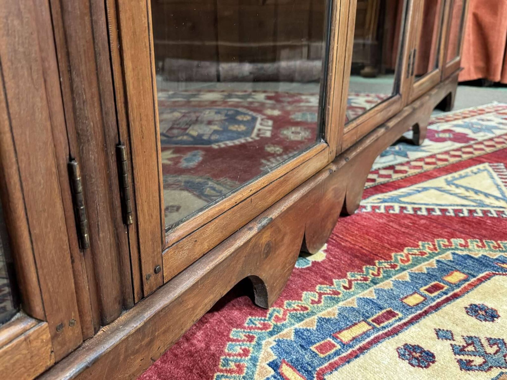 Enfilade 6 portes en acajou d'origine indienne des années 1950