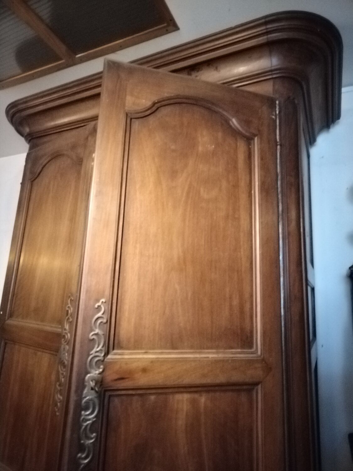 Regence Castle Cabinet