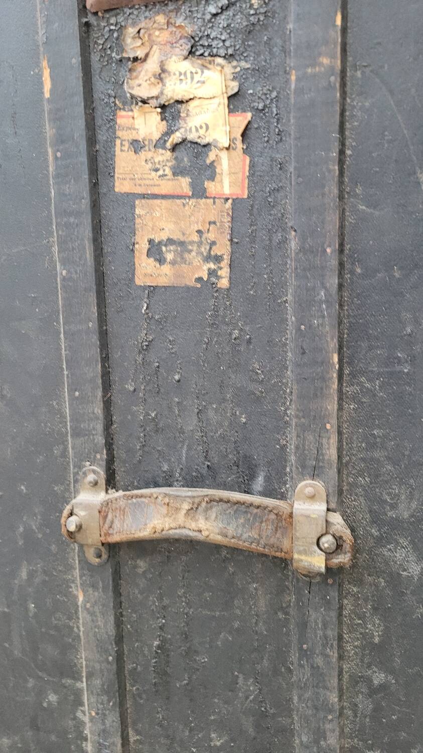 Malle cabine de la marque "La Malle Bernard" Paris -1900s