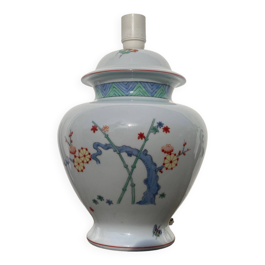 Pied de lampe en porcelaine avec 3 angelots en biscuit blanc, style Napoléon III - Vendu