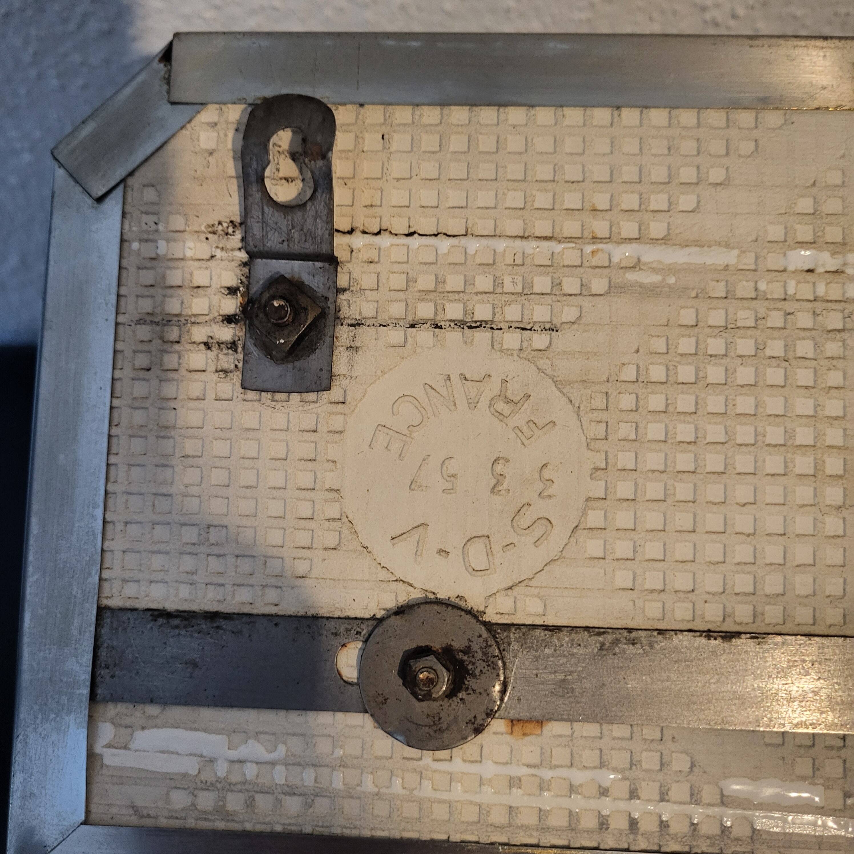 Art Deco tea towel holder, SDV, France, Sarreguemines