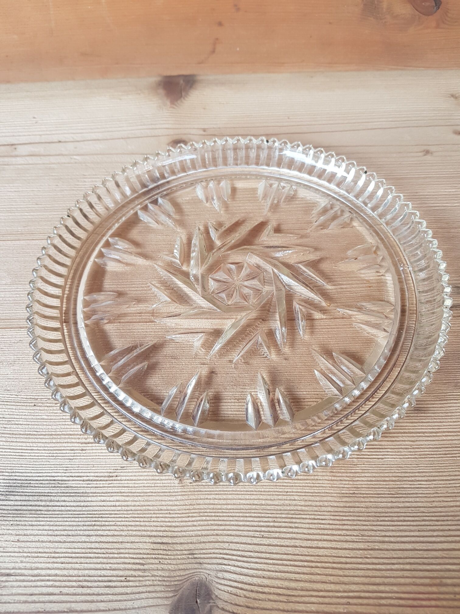 Round plate glass chiseled