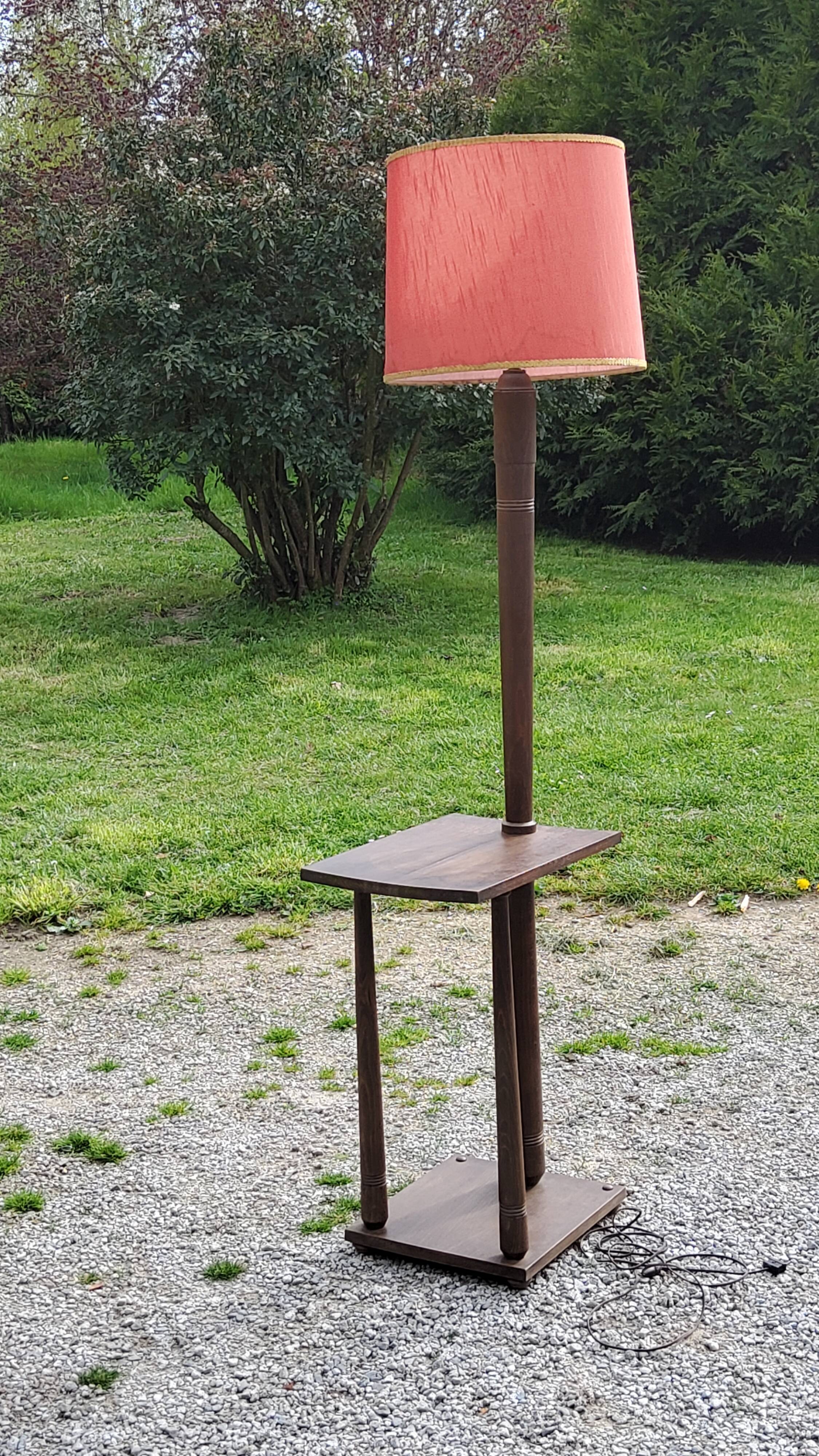 Floor lamp with shelf of the 40s/50s in beech lampshade red fabric