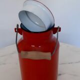 Pot à lait émaillée rouge