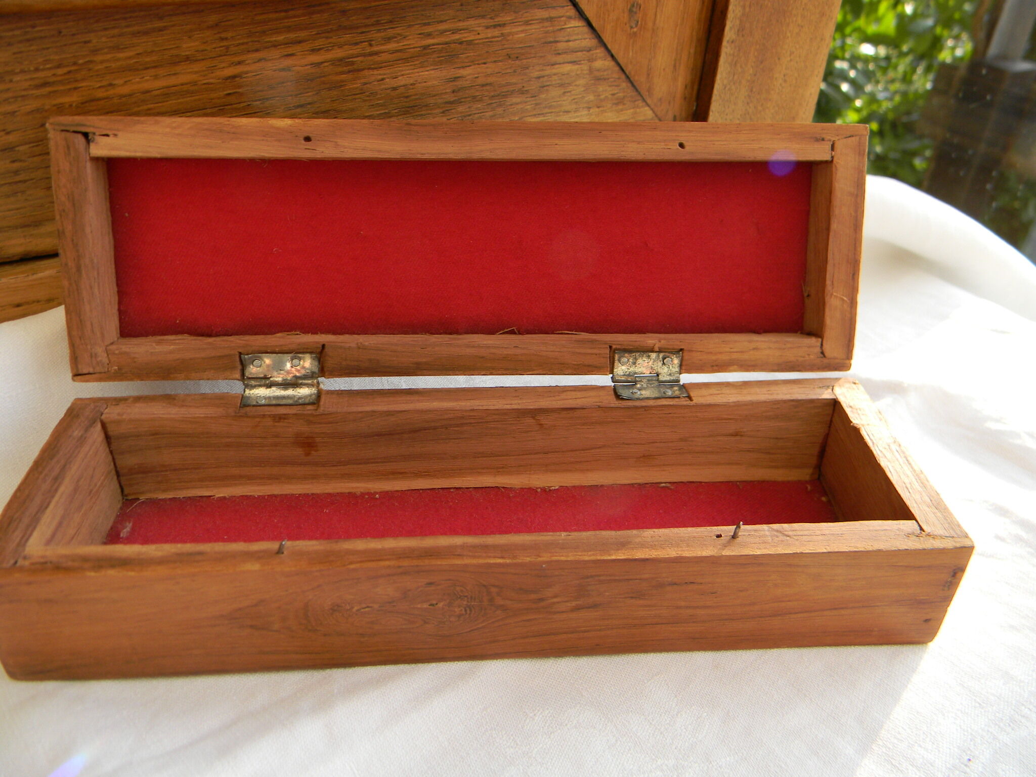 Small rectangular box made of rosewood and marquetry