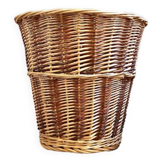 Braided wicker basket