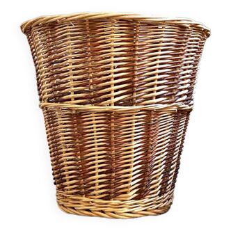 Braided wicker basket