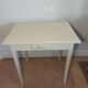Spindle-legged desk