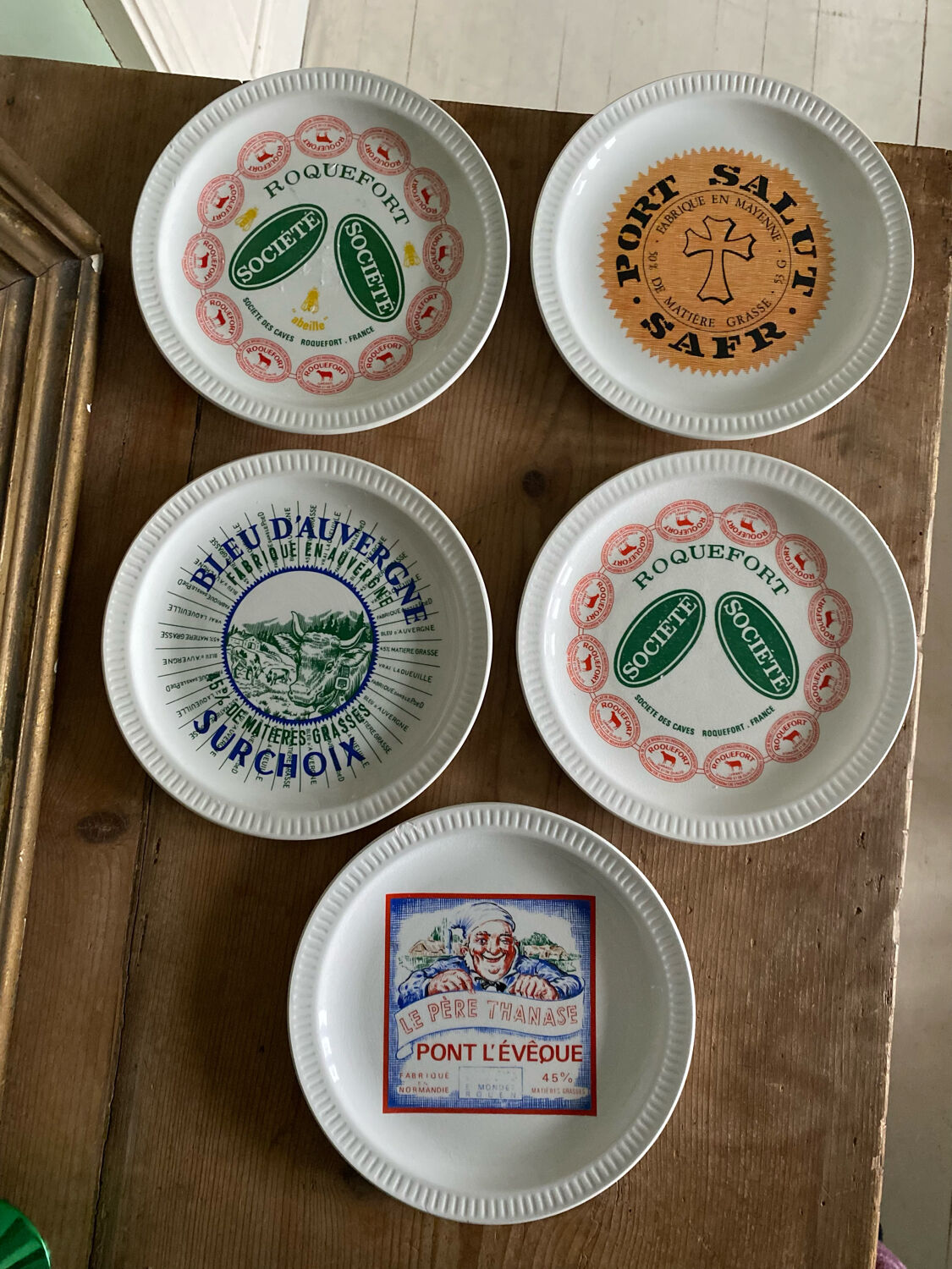 Set of 5 vintage plates Cheeses from France Saint Amand