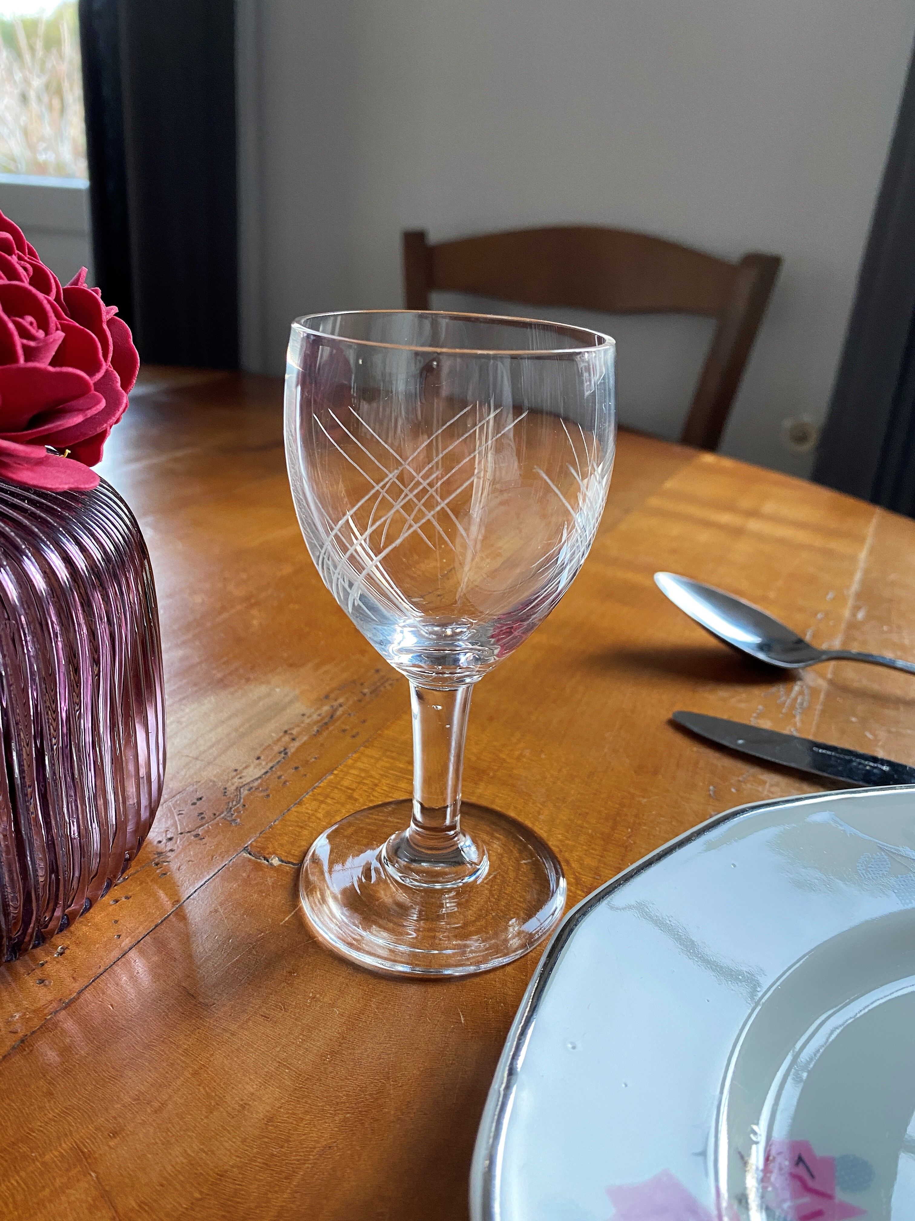Set of 3 white wine glasses in cut glass