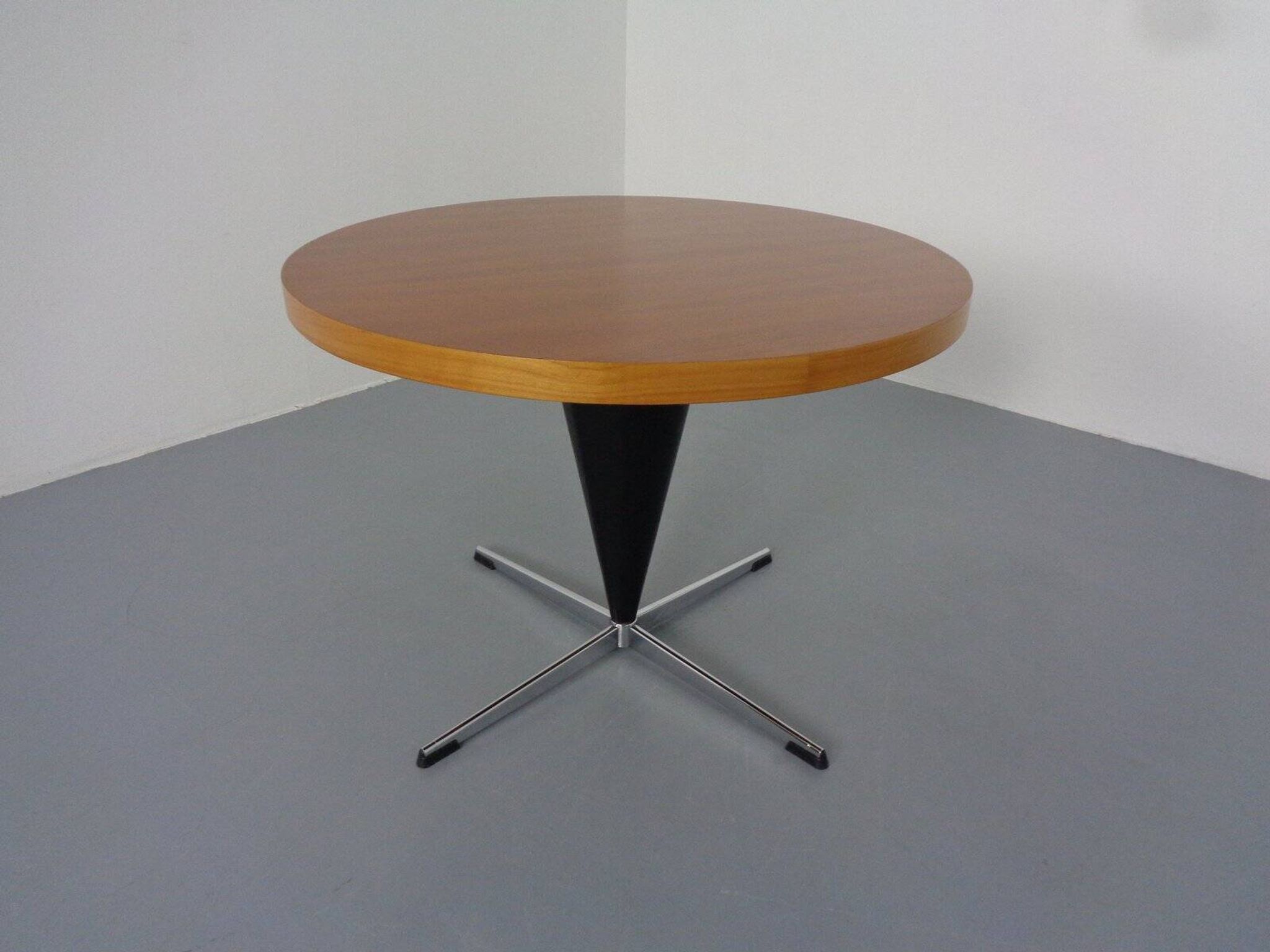 Early Cone Table by Verner Panton for Plus-Linje, 1950s