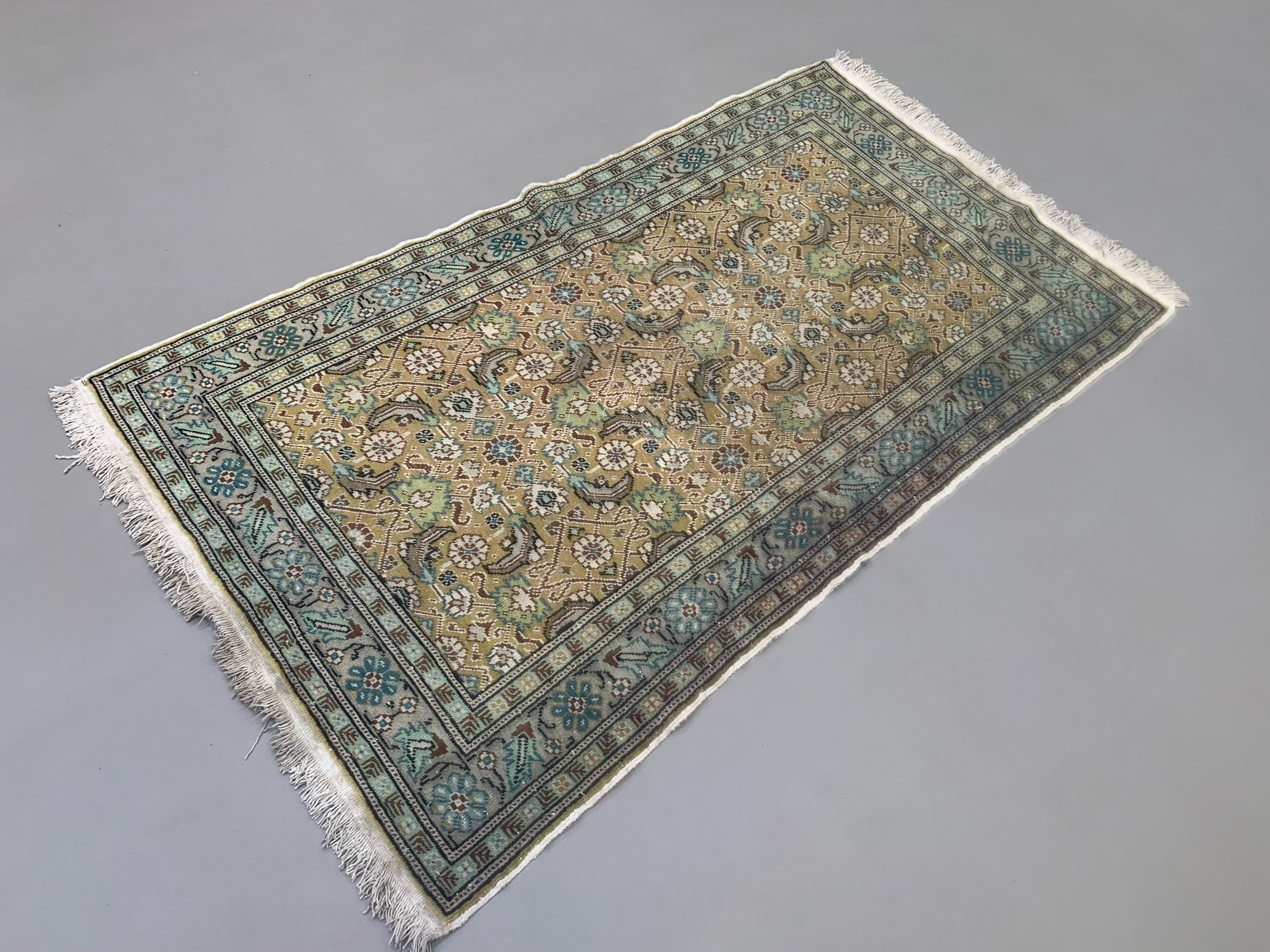 Vintage turkish rug 165x91cm carpet