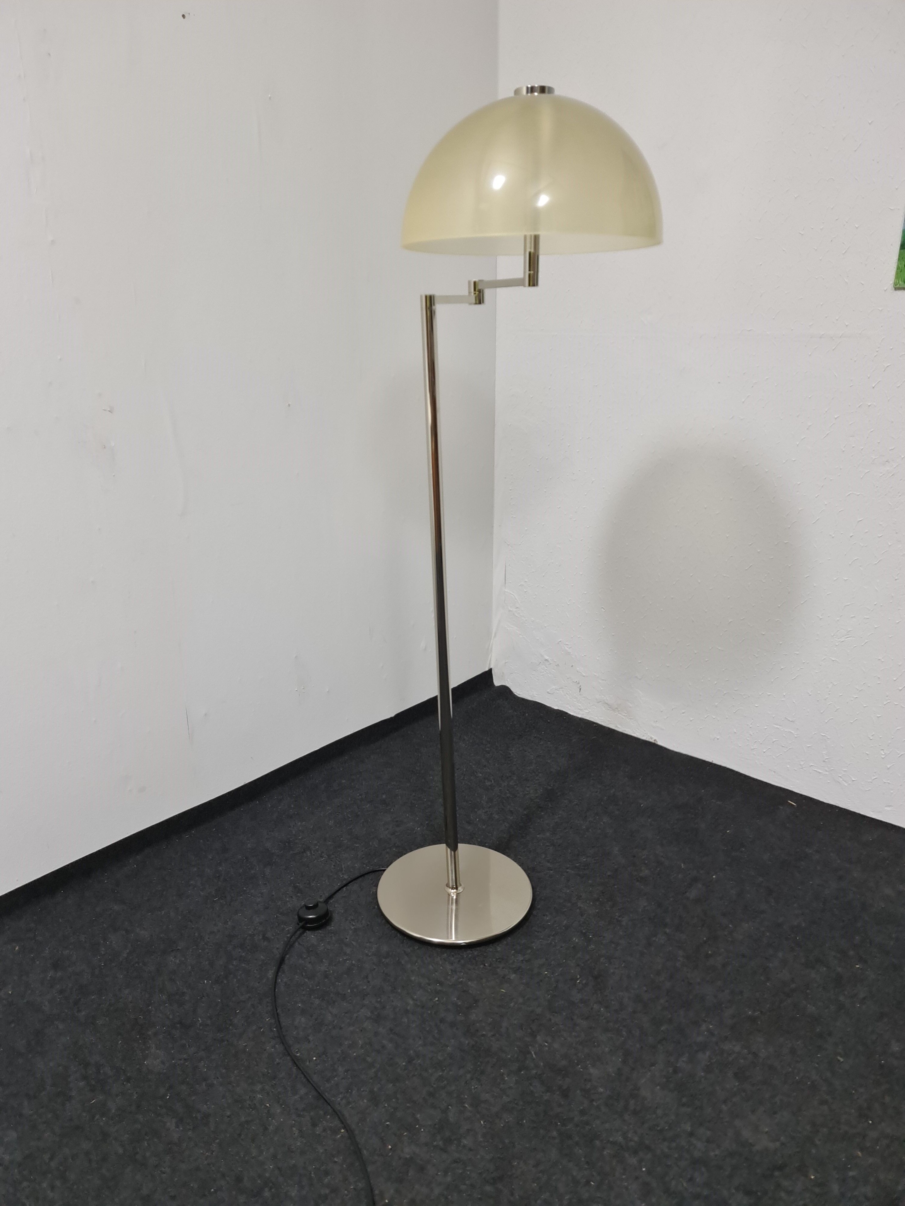Vintage floor lamp in metal and synthetic resin