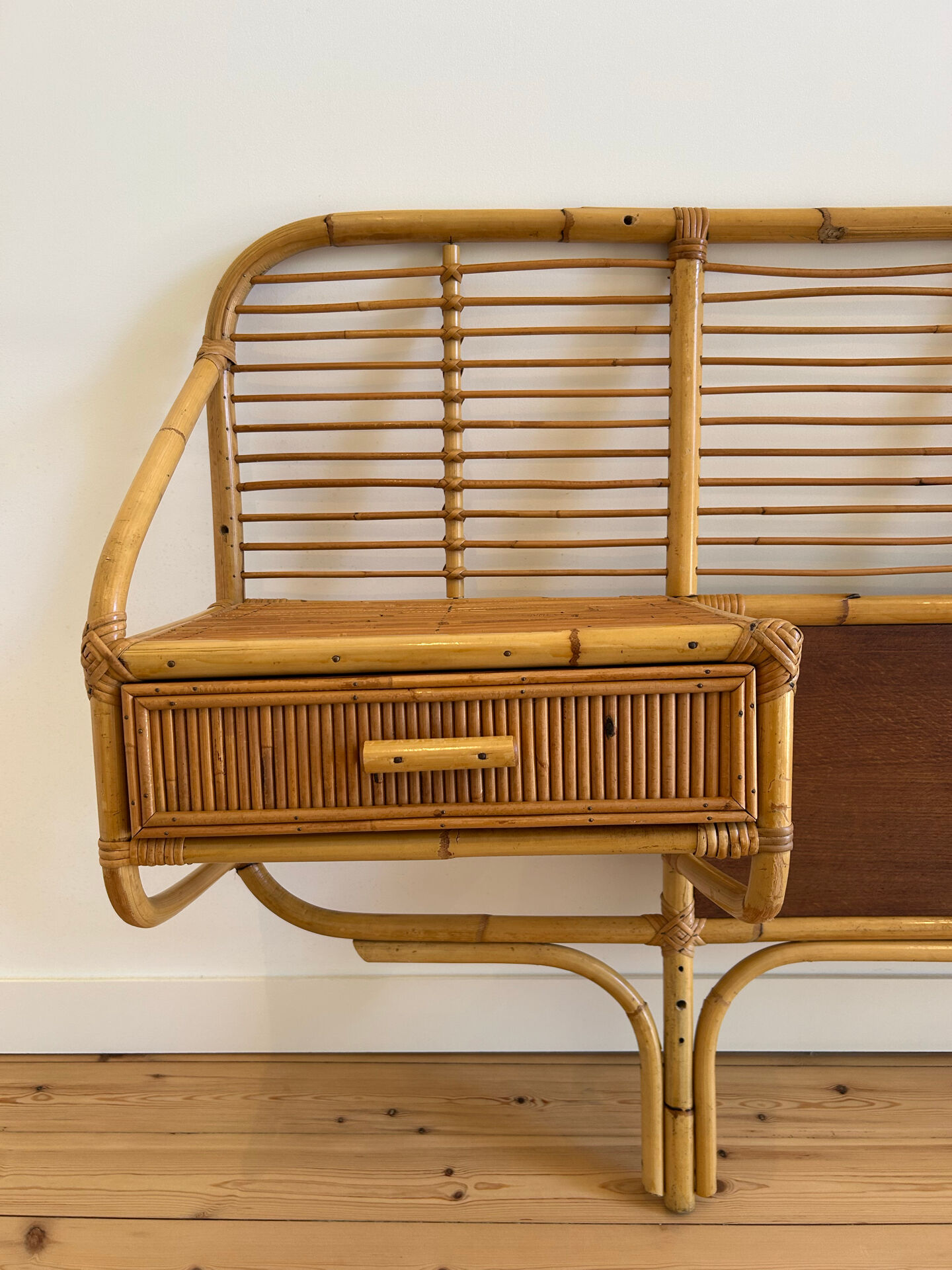Tête de lit vintage en rotin