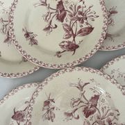 Lot de six assiettes, terre de fer, rouge, Gien, chèvrefeuille, faïenc
