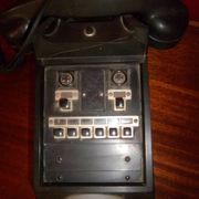 Téléphone en bakélite de 1950 (centrale téléphonique)