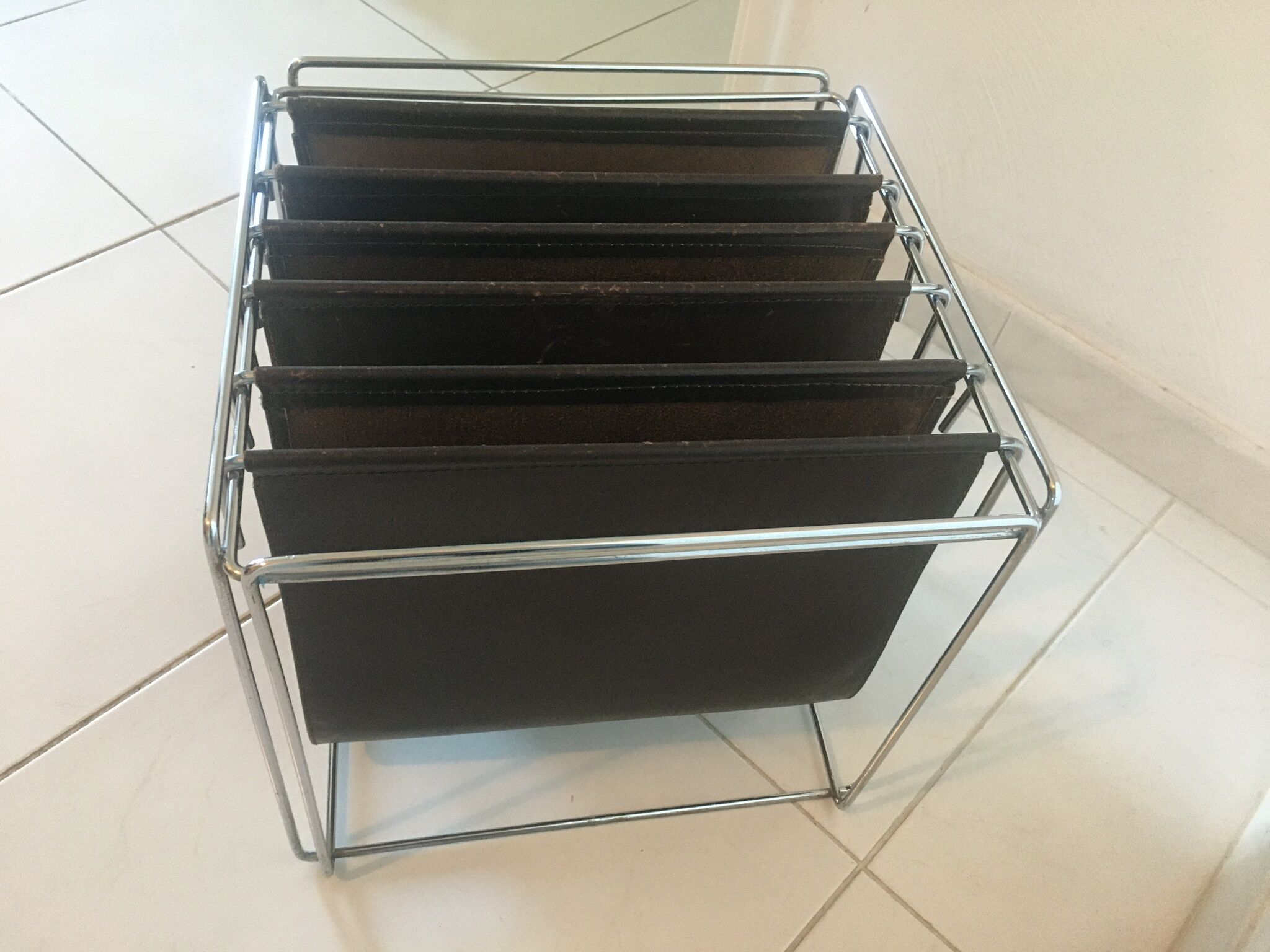 Design magazine rack Gerard Rignault edited by Group SA