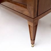 Meuble TV en hêtre de style Parisi avec intérieur en frêne
