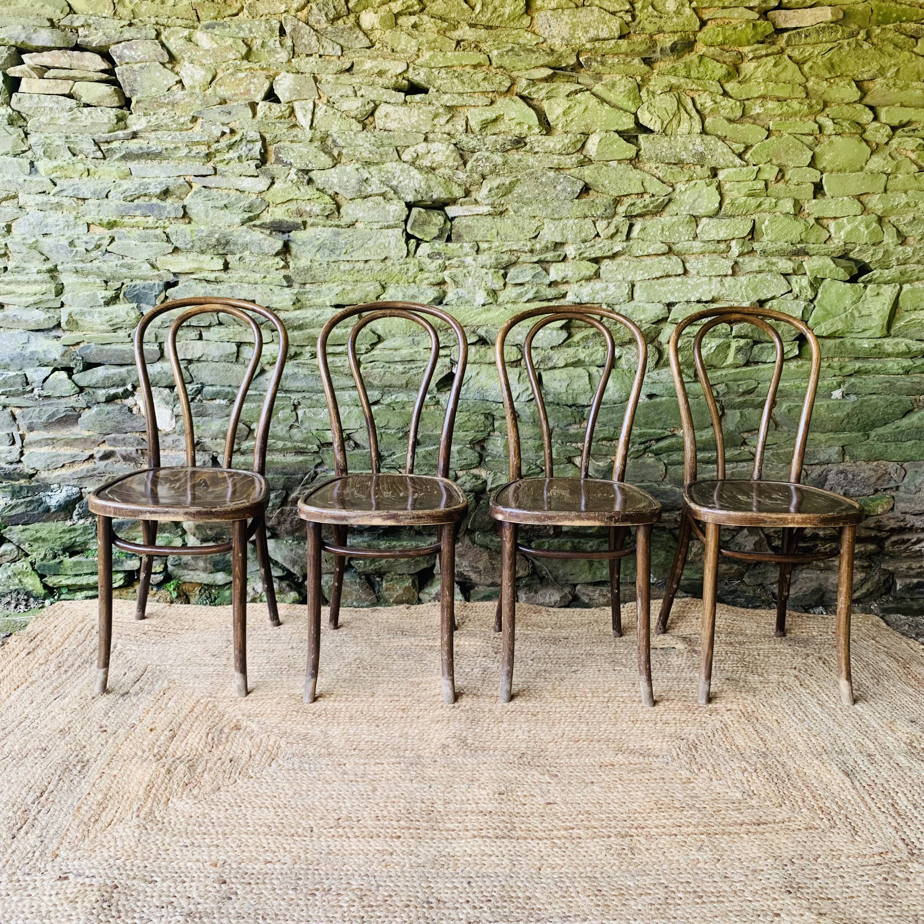 Ensemble de 4 chaises bistrot