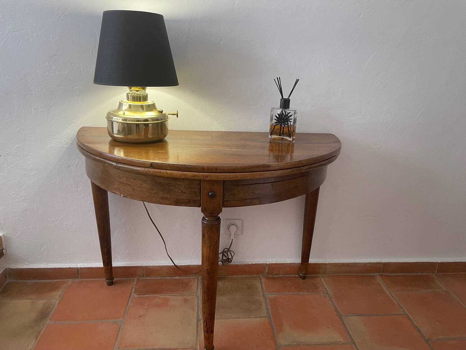 Table half-moon in solid walnut