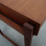 Table de chevet en teck, design danois, années 1970, production: Danemark