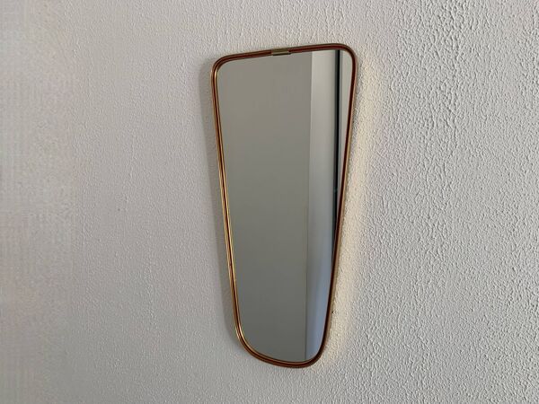Miroir vintage 1960 rétroviseur asymétrique forme libre doré rouge - 71 x 3