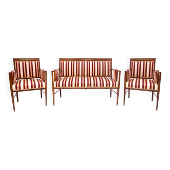 Antique living room set from the end of the 19th century.