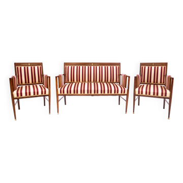 Antique living room set from the end of the 19th century.