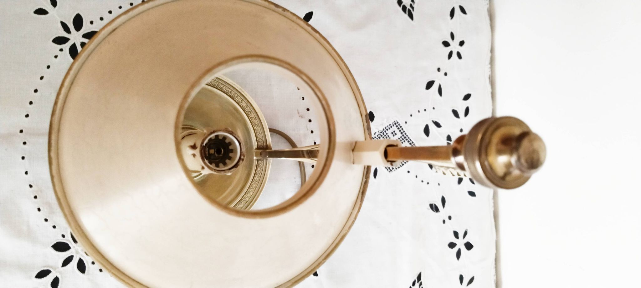 Gilded bronze hot water bottle lamp, Empire style, beige metal lampshade