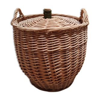 Lady jeanne surrounded by wicker