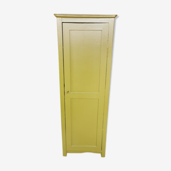 Armoire bonnetière parisienne