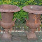 Cast iron media vases
