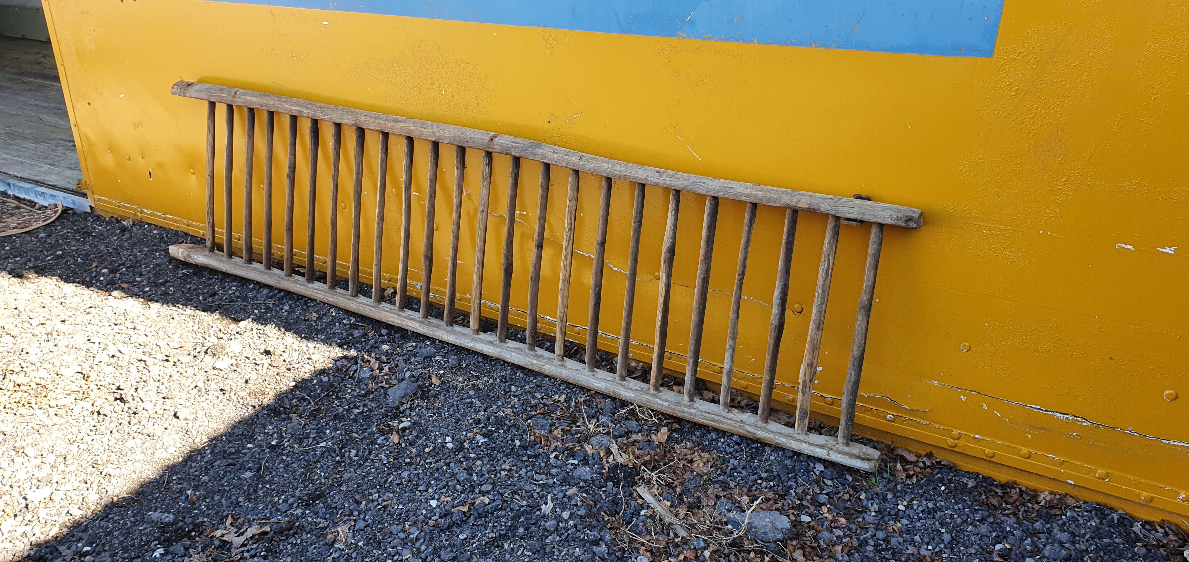 Hay or ladder ratelier