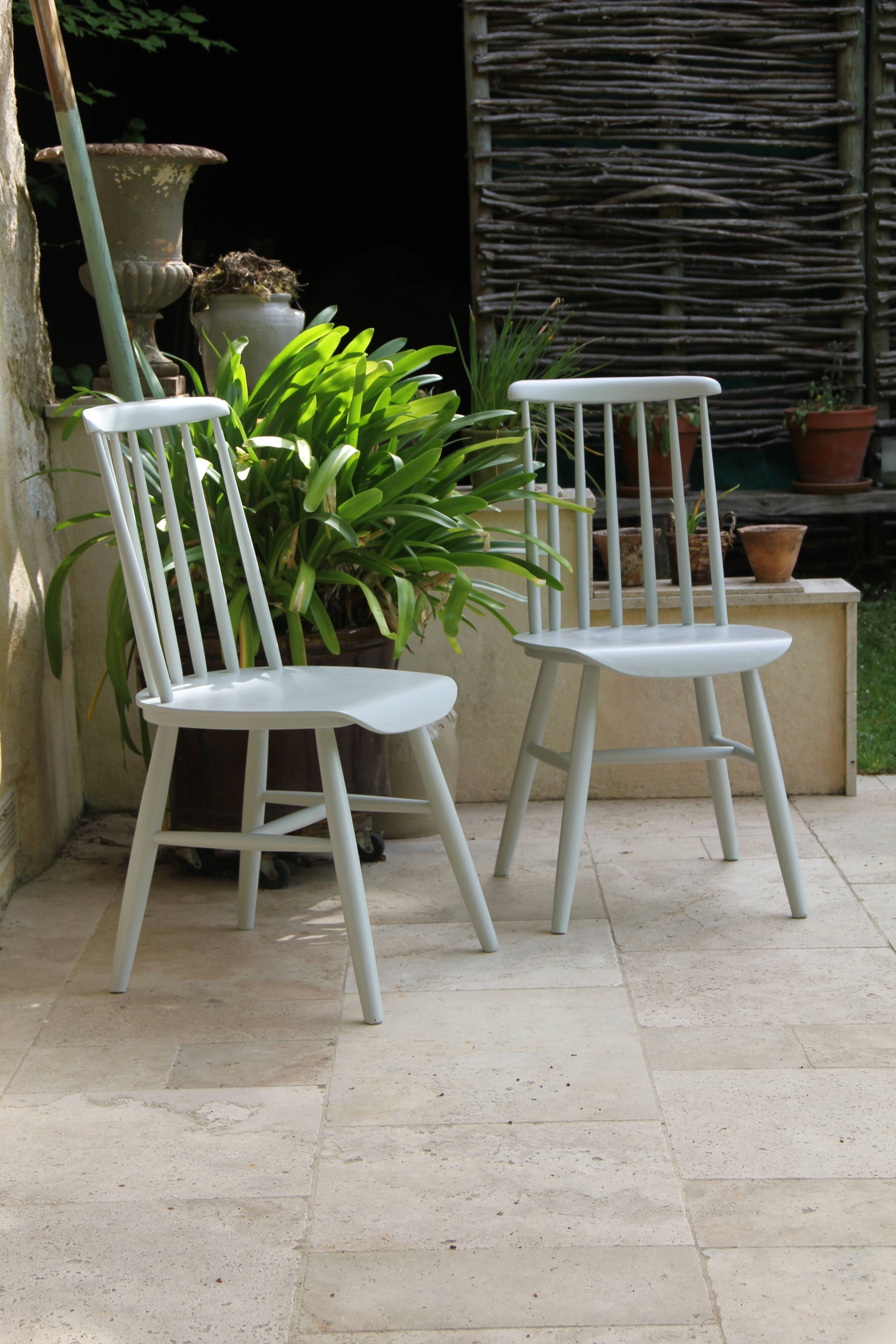 Pair of chairs, fanett by Ilmari Tapiovaara circa 50s/60s