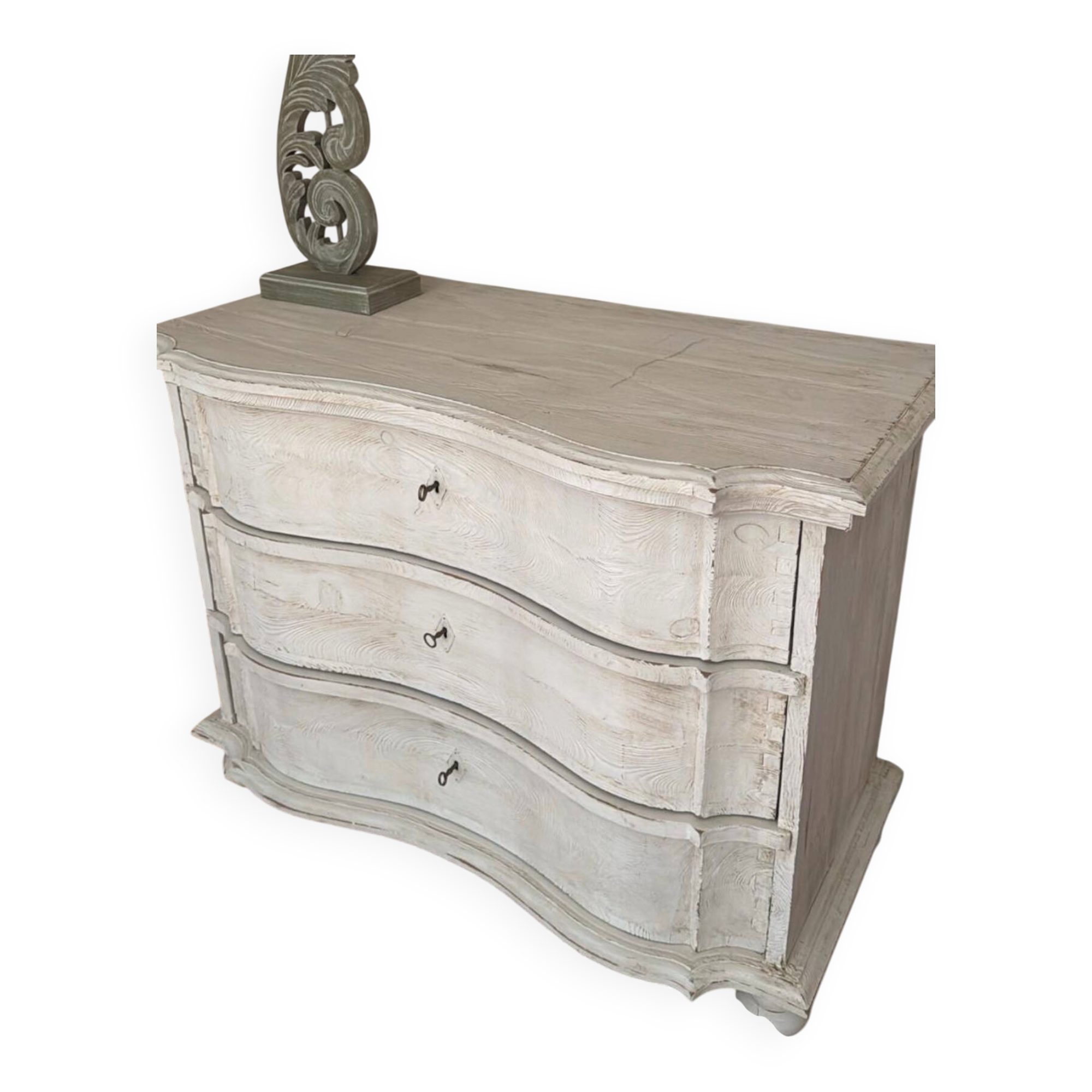 White wooden chest of drawers