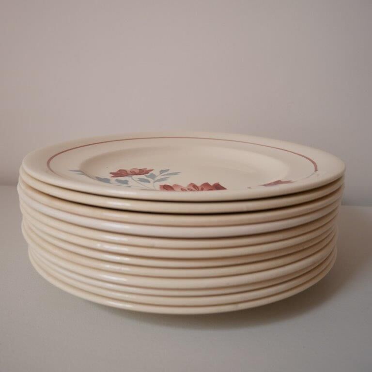 Set of 12 dessert plates, model Véronique de Longwy