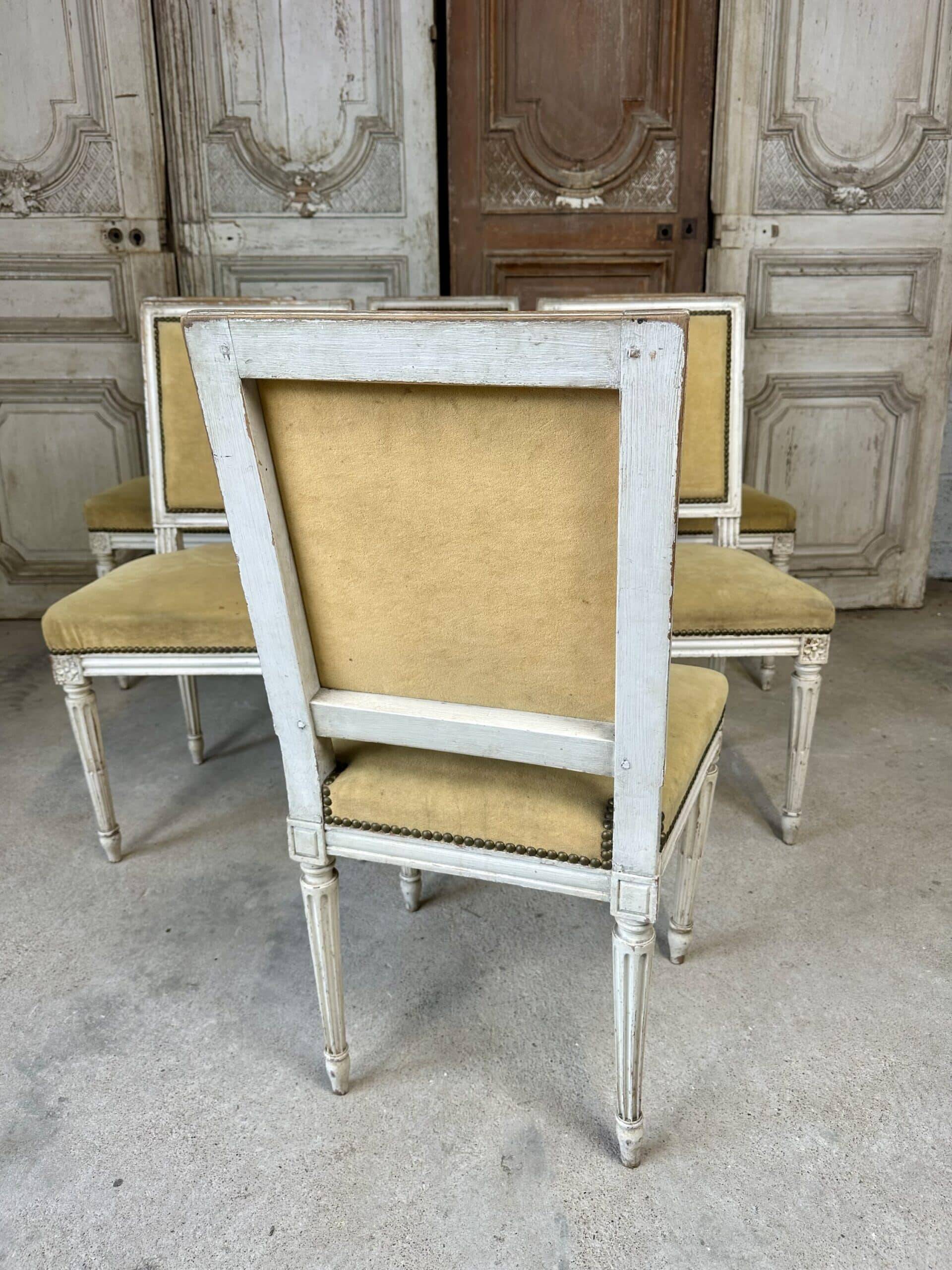 Série de 6 chaises de style Louis XVI laquée blanc circa 1900