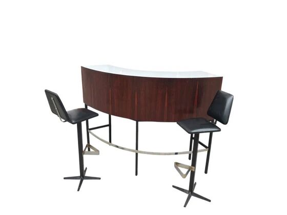 Bar en palissandre du milieu du XXe siècle avec tabourets de bar