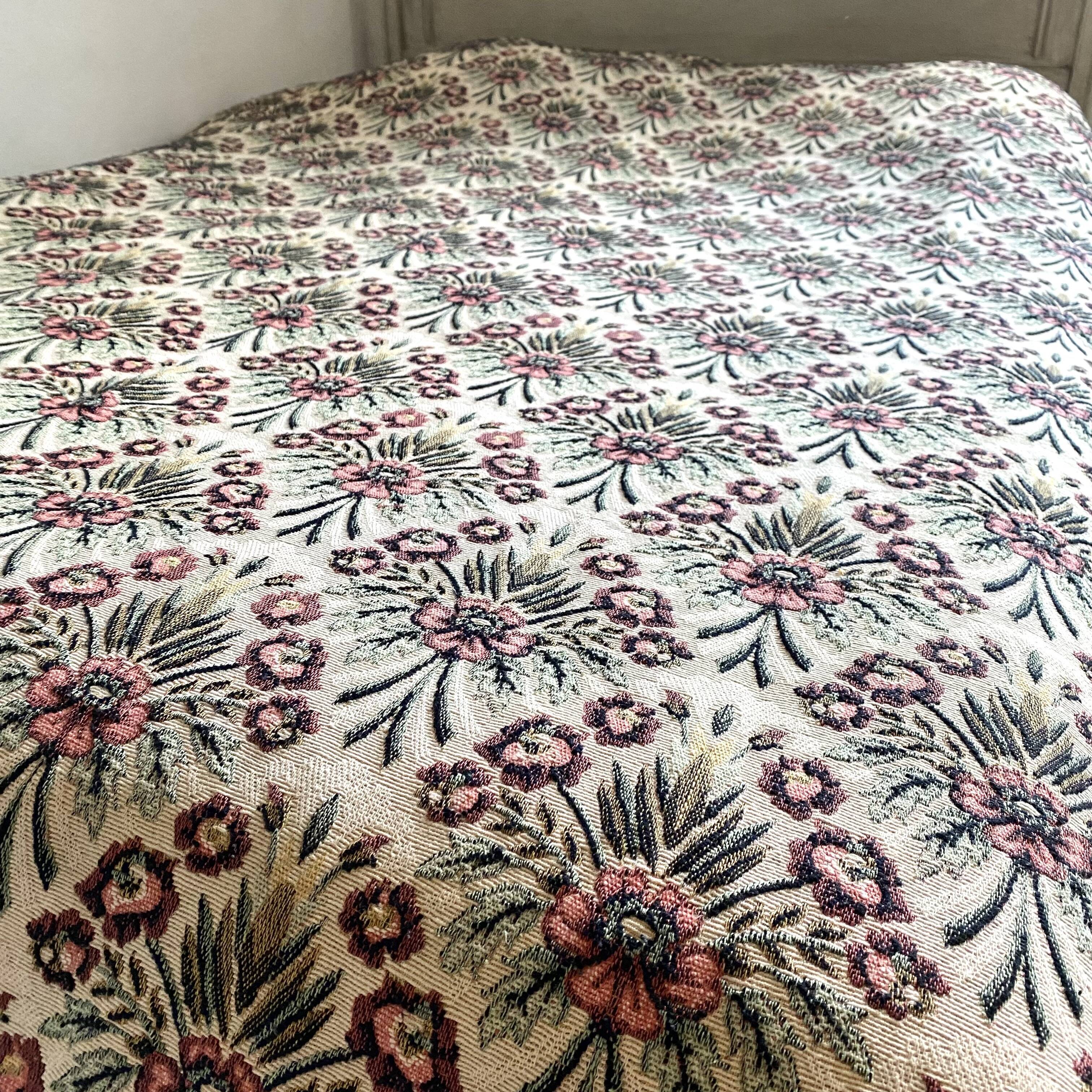 Vintage flower bedspread 180 x 220