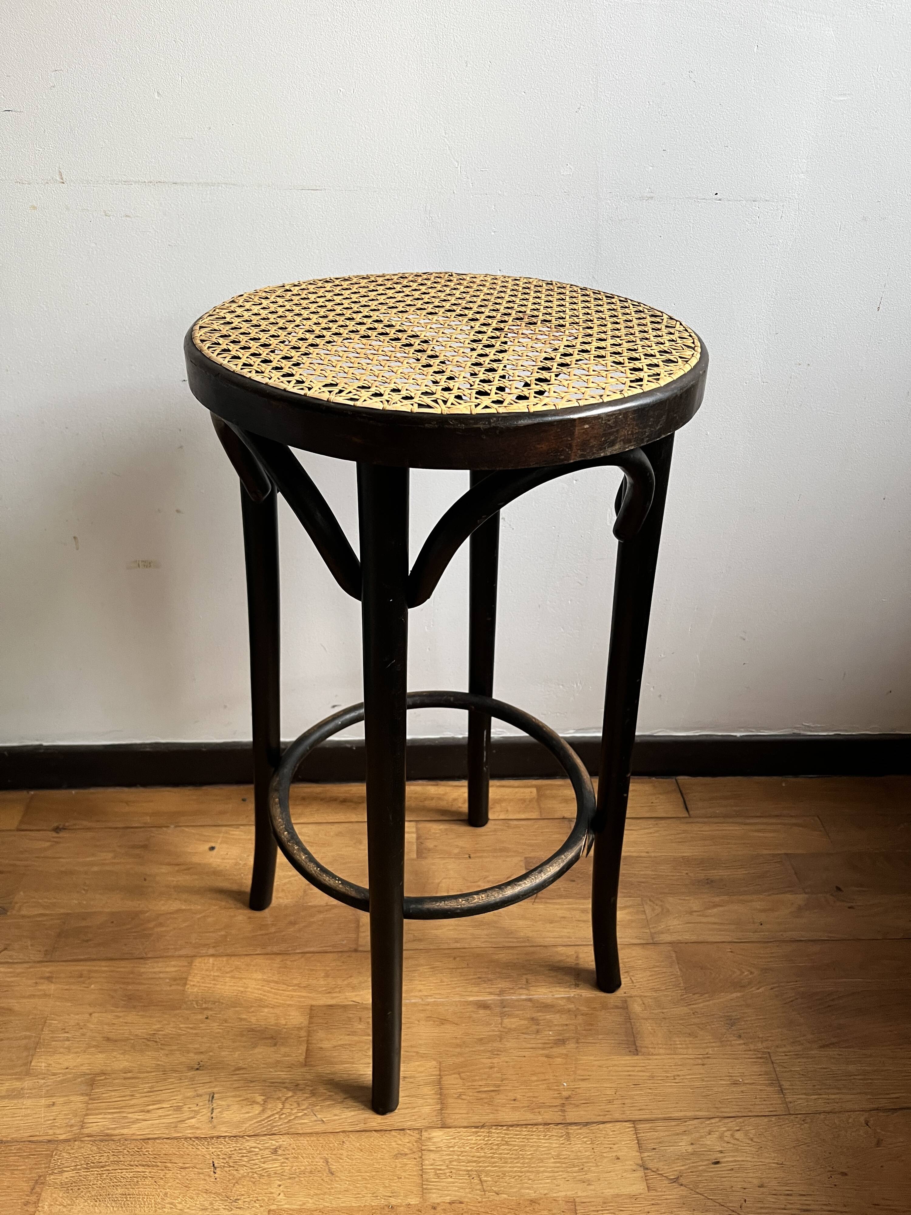 Tabouret haut cannage