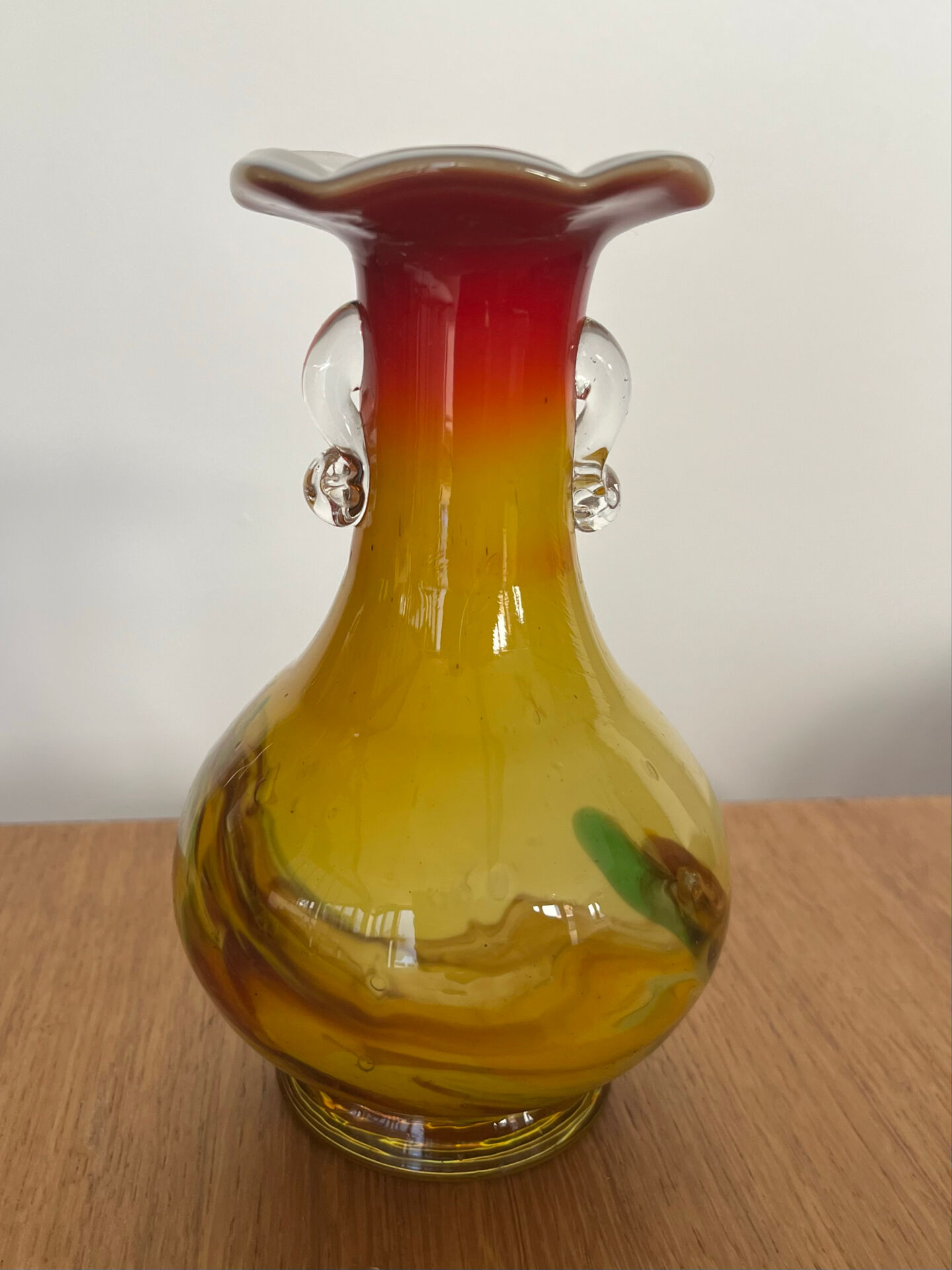 Small artisanal vase, blown glass, multicoloured.