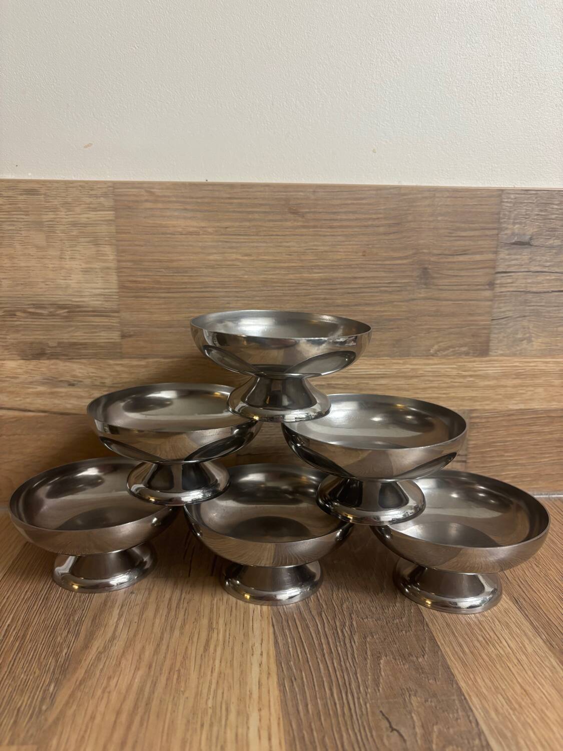 Vintage set of 6 small stainless steel bowls.