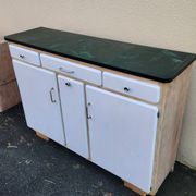 beau Buffet Mado Rénové Vintage des années 1940/50