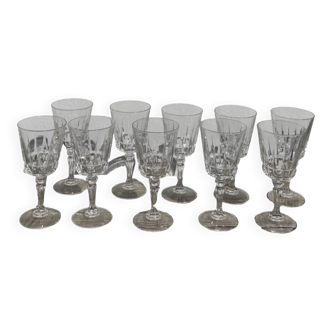 10 verres à pied taillés anciens