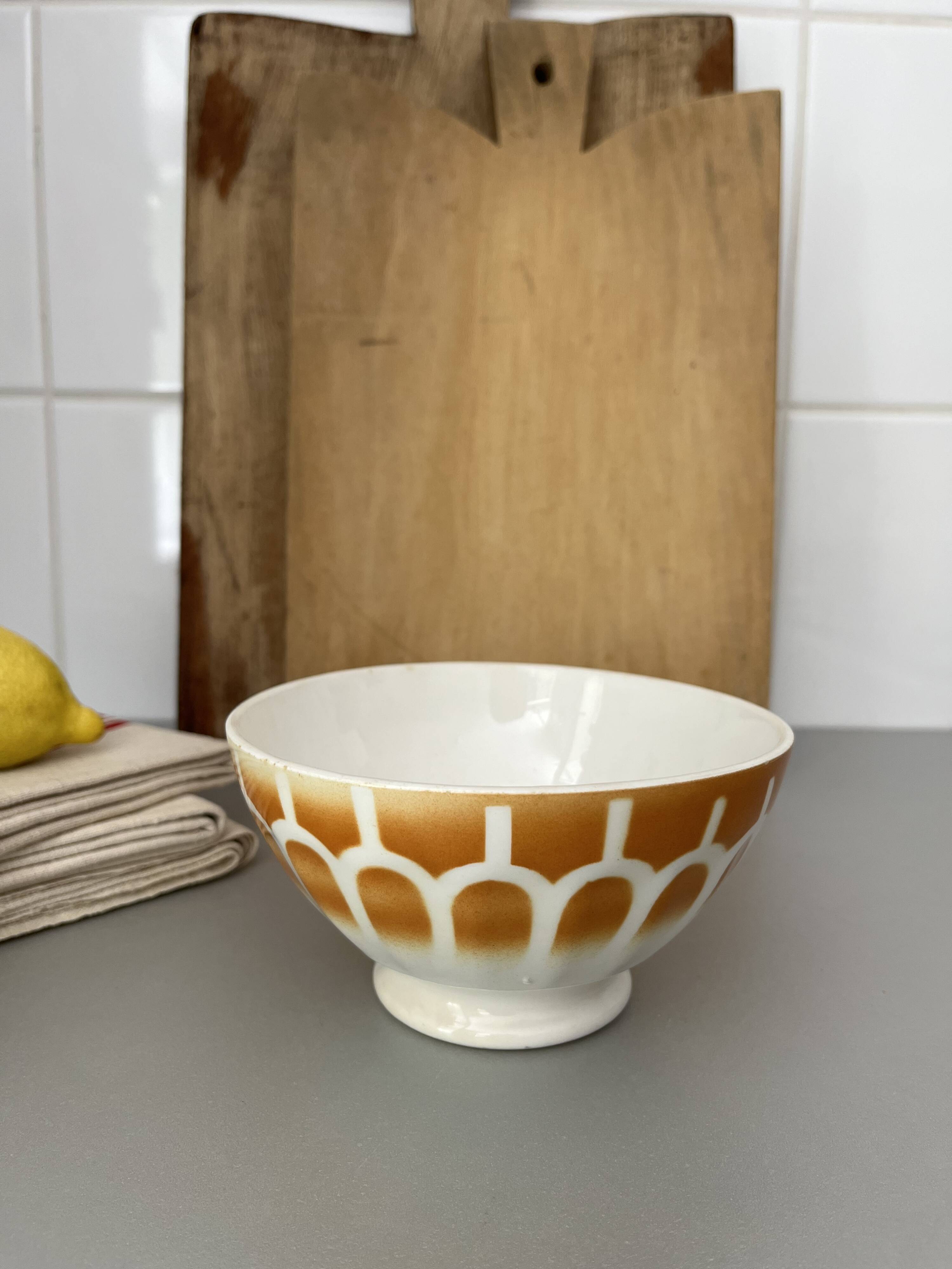 Faience faceted bowl