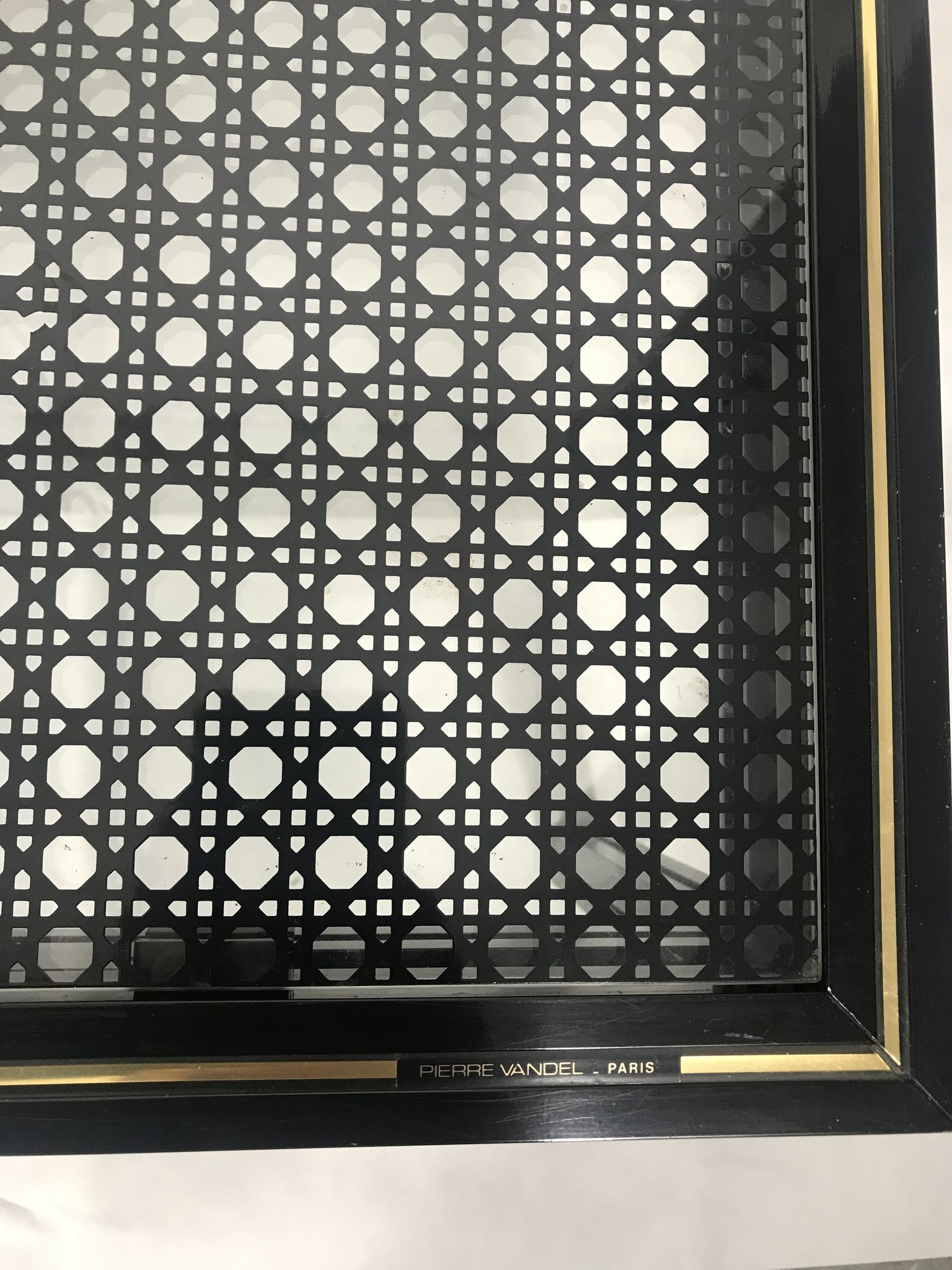 Table basse Pierre Vandel verre motif cannage noir